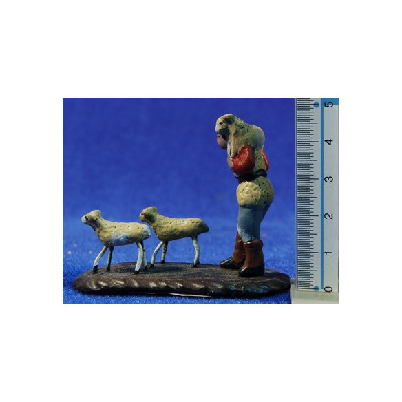 Pastor con corderos 5 cm barro pintado Figuralia