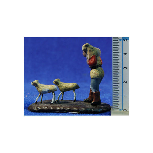Pastor con corderos 5 cm barro pintado Figuralia
