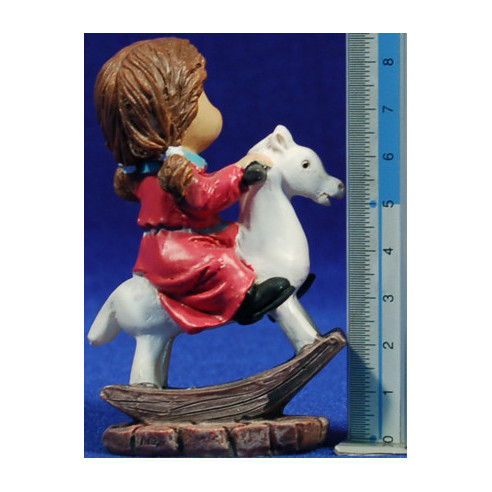 Girl with a little horse naïf 8 cm marmolina Belenes Puig
