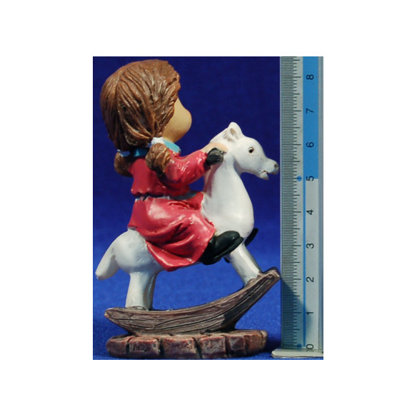 Girl with a little horse naïf 8 cm marmolina Belenes Puig