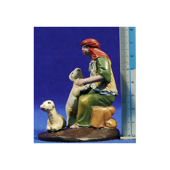 Pastor sentado con corderos 7 cm barro pintado Figuralia