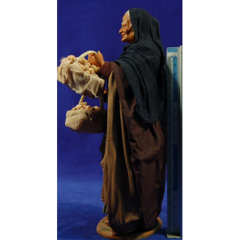 Woman with eggs basket 25 cm clay and clothes