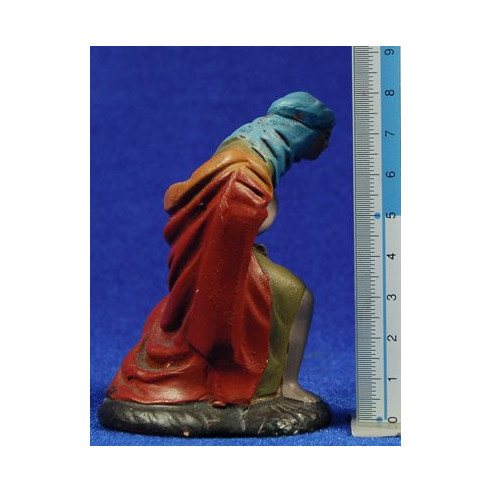 Shepherd addoring with lamb 9 cm clay painted Figuralia