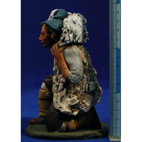Shepherd addoring with a lamb 18 cm clay painted