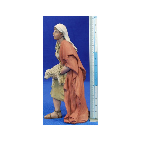 Pastor con cordero 15 cm resina Montserrat Ribes