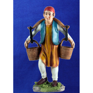 Shepherd carrying steins 25 cm resin