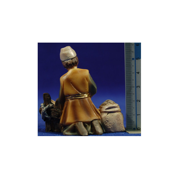 Shepherd shearing a lamb M2 9 cm resin