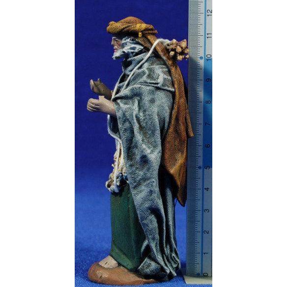 Pastor con leña 12 cm ropa y barro Figuralia