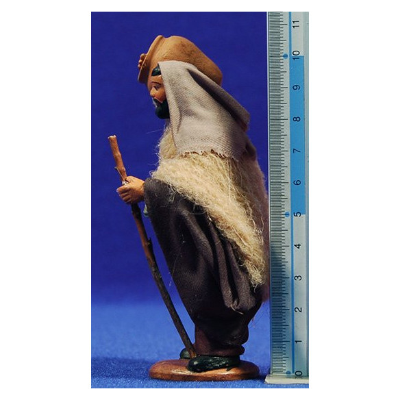 Pastor con ánfora y bastón 10 cm ropa y barro