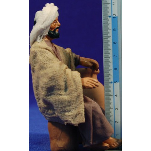 Pastore iseduto accanto all'anfora 13 cm stoffe e terracotta