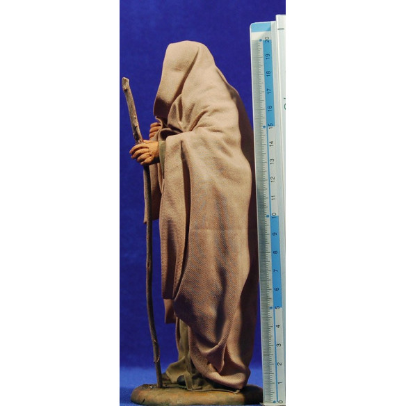 Shepherd covering 20 cm clay and clothes