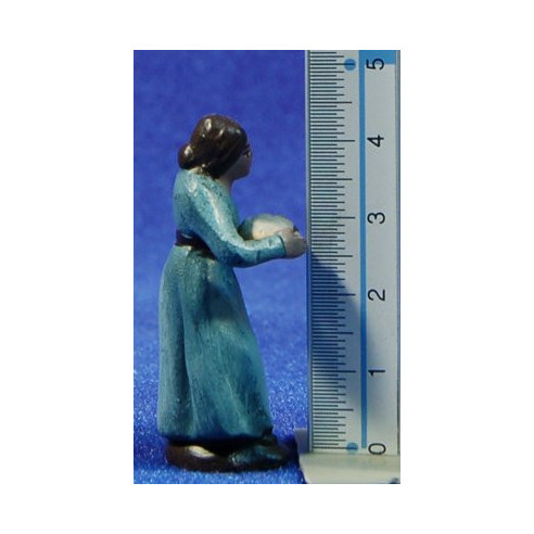 Pastora con pan 5 cm barro pintado Figuralia