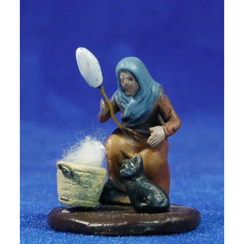 Pastora filadora amb gat 5 cm fang pintat Figuralia