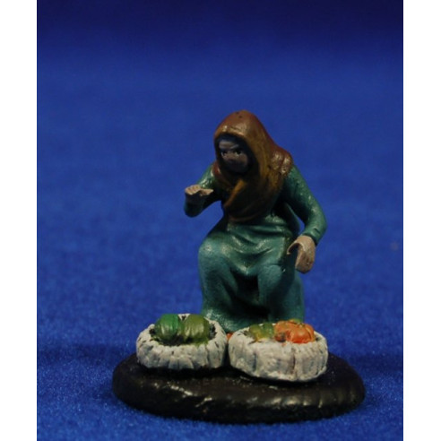 Woman sellin vegetables 5 cm clay painted Figuralia