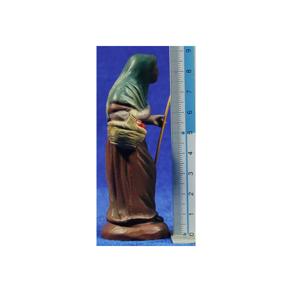 Pastora con cesto 7 cm barro pintado Figuralia