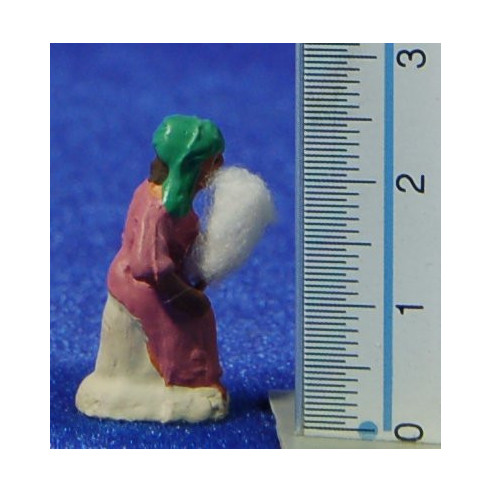 Woman knitting 3 cm clay painted Fabregat