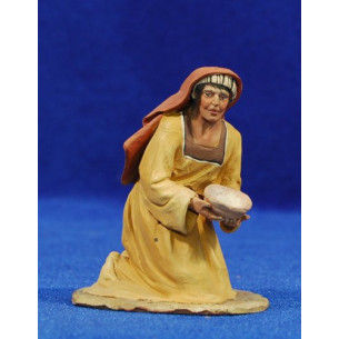 Woman addoring with bowl 10 cm clay painted De Francesco
