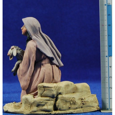 Pastora adorando con cordero 14 cm barro pintado De Francesco