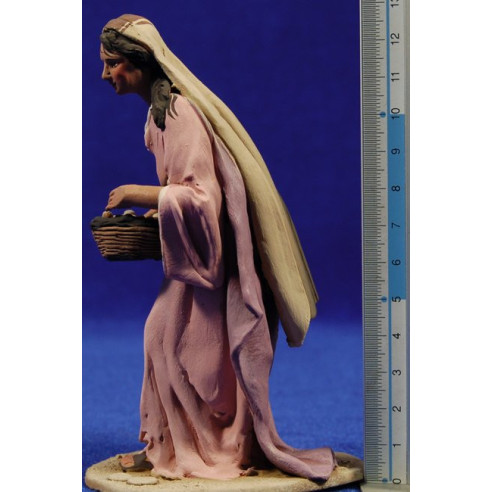Pastora con cesto huevos 15 cm barro pintado De Francesco