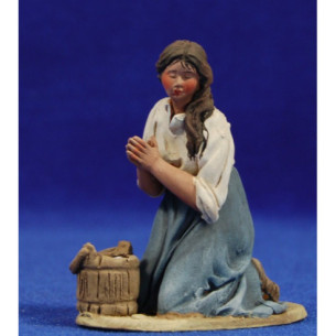 Pastora catalana adorando con cubo 10 cm barro pintado De Francesco