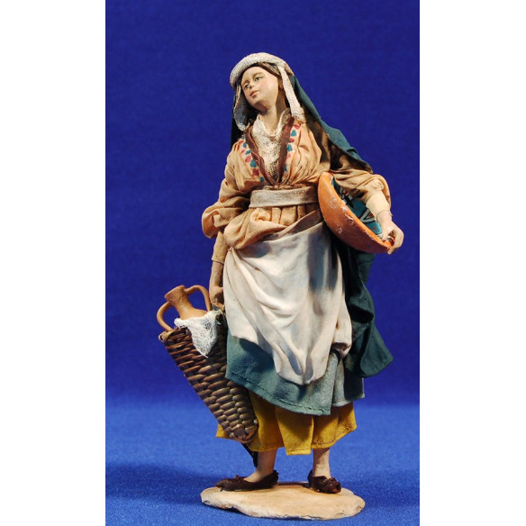 Pastora con jarra y zafata 18 cm barro y tela pintada Angela Tripi
