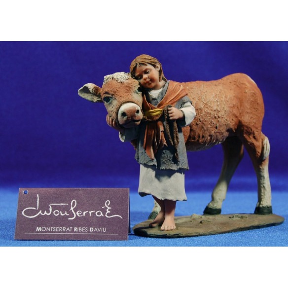 Niña con ternero 17 cm resina Montserrat Ribes