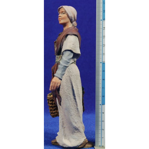 Woman with basket 17 cm resin Montserrat Ribes