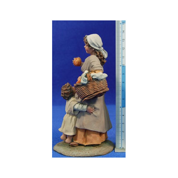 Pastora amb nena 20 cm resina Montserrat Ribes