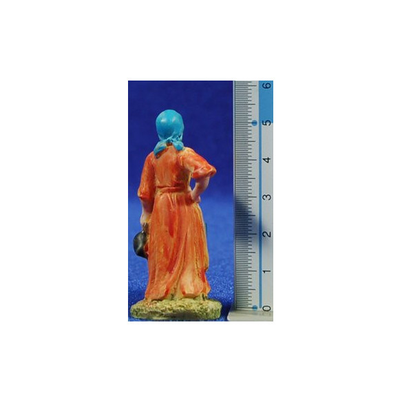 Woman with pottery 6 cm resin