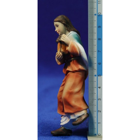 Pastora con torcia salendo su una scala 11 cm resina