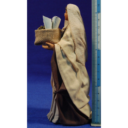 Woman with vegetables 16 cm clay and clothes
