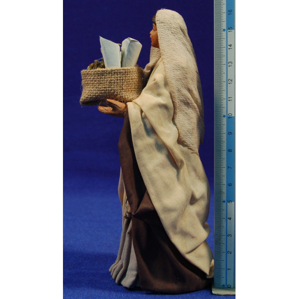 Woman with vegetables 16 cm clay and clothes
