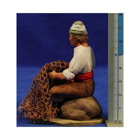 Pescatore marinaio seduto con rete 12 cm terracotta dipinte Delgado