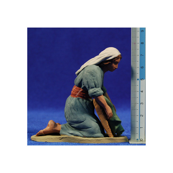 Pastora lavandera 12 cm barro pintado Delgado