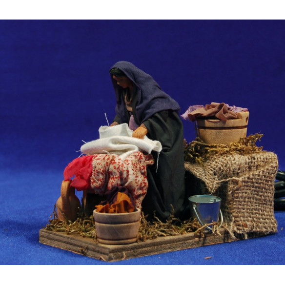Woman cleaning movement 10 cm clay and clothes