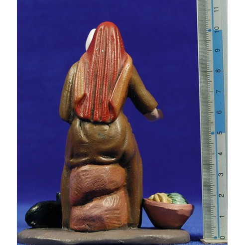 Woman spinning M2 12 cm clay painted Figuralia