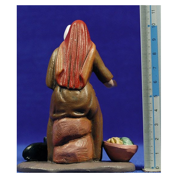 Woman spinning M2 12 cm clay painted Figuralia