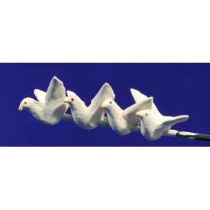 Conjunt quatre coloms blancs volen 9 cm fang pintat AB