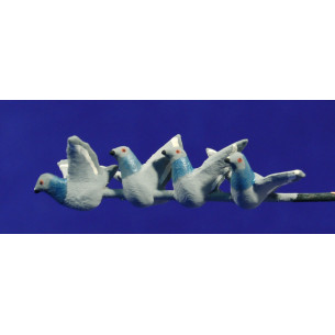 Group four gray pigeon winged 9 cm clay painted AB