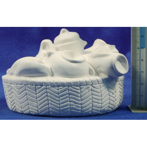 Non painted pottery group 7 cm chalk