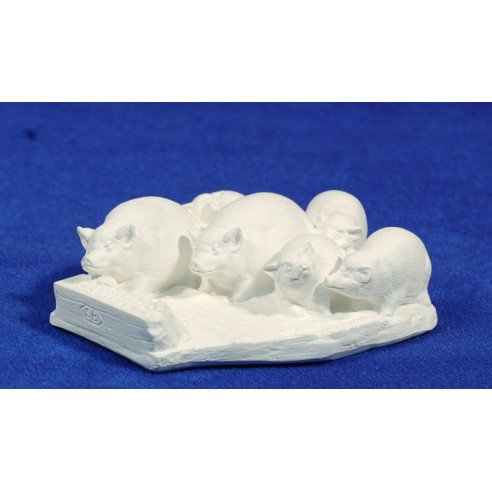 Non painted pig group M2 4 cm chalk