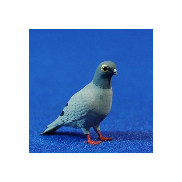 Pigeon 20-24 cm resin