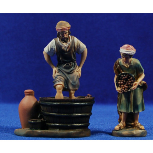 Vintage group 9 cm resin