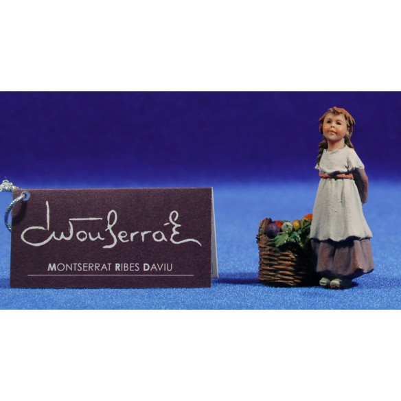 Bambina con cesto  9 cm resina Montserrat Ribes