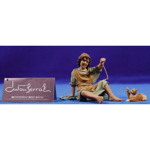 Bambino con gatto 15 cm resina Montserrat Ribes