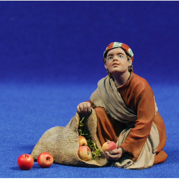 Children with an apple sac Nathan 17 cm resin Montserrat Ribes