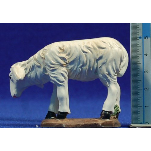 Group of sheeps 12-13 cm resin