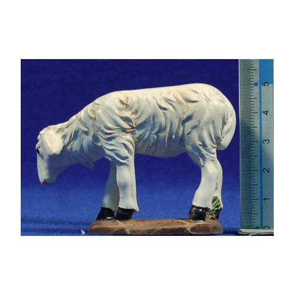 Group of sheeps 12-13 cm resin