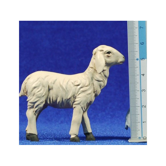 Group of sheeps 15 cm resin