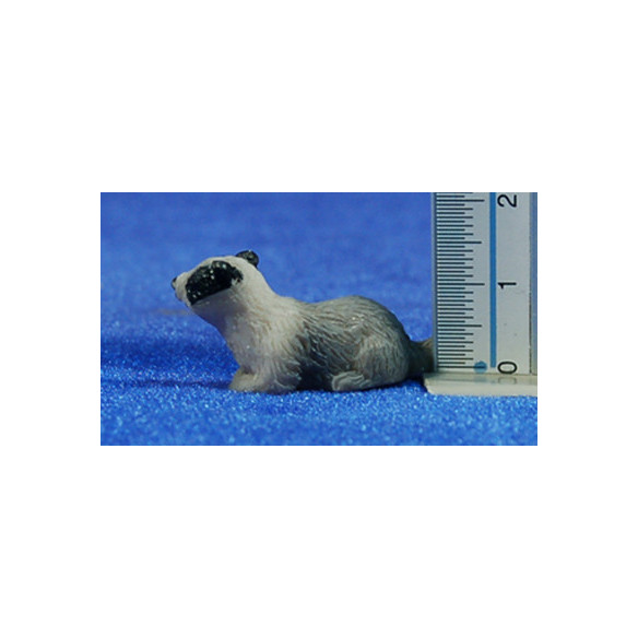 Tejón 9 cm resina